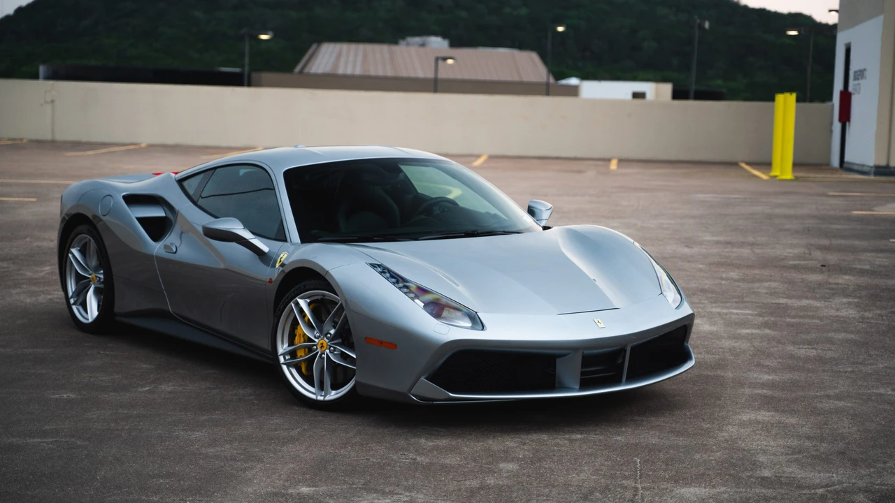 2018 Ferrari 488 GTB - Image 12 of 31