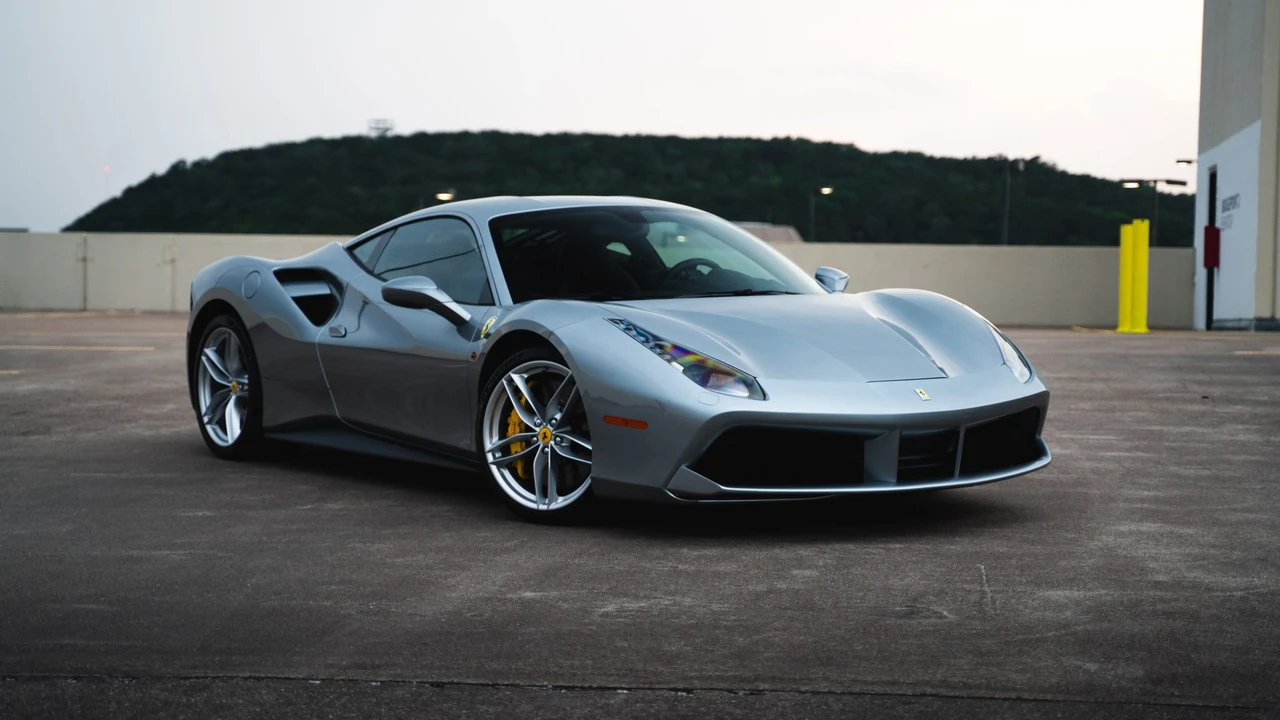 2018 Ferrari 488 GTB - Image 11 of 31