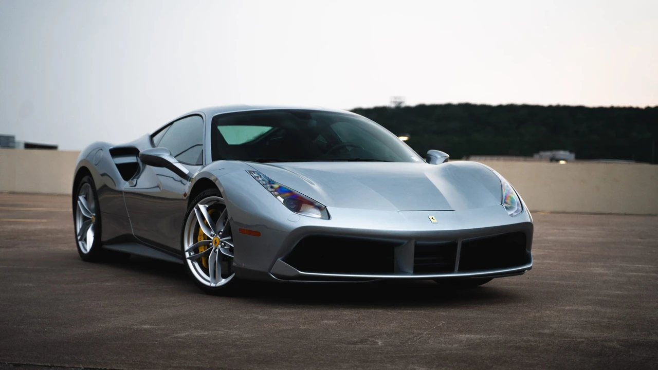 2018 Ferrari 488 GTB - Image 15 of 31