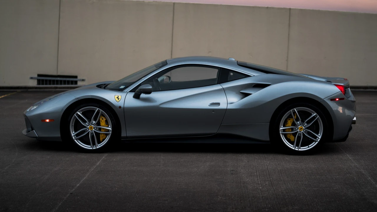 2018 Ferrari 488 GTB - Image 5 of 31