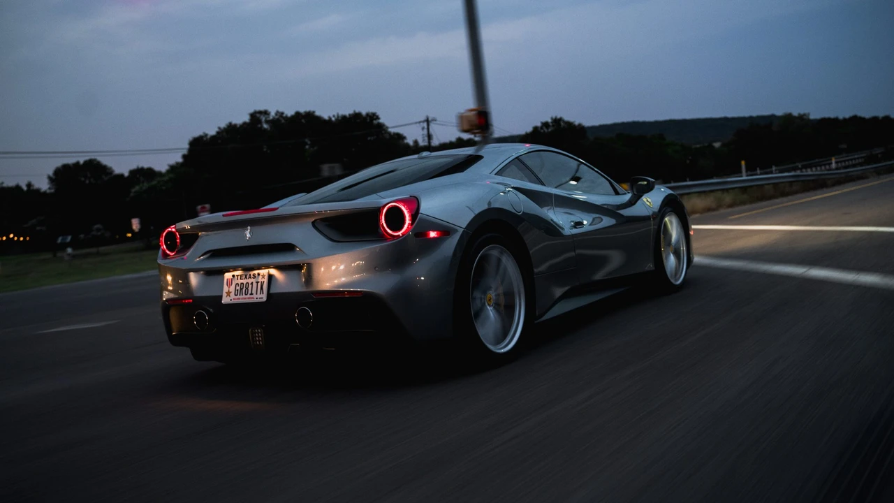 2018 Ferrari 488 GTB - Image 8 of 31