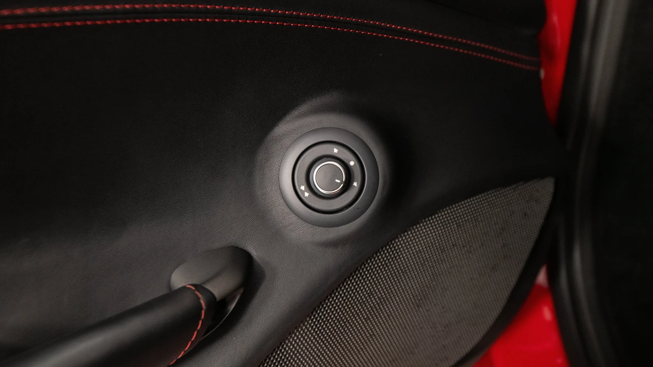 2018 Ferrari 488 GTB - Image 23 of 31