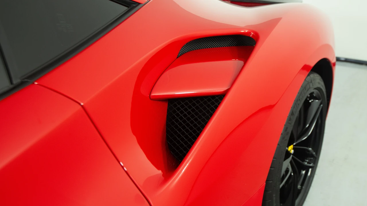 2018 Ferrari 488 GTB - Image 15 of 31