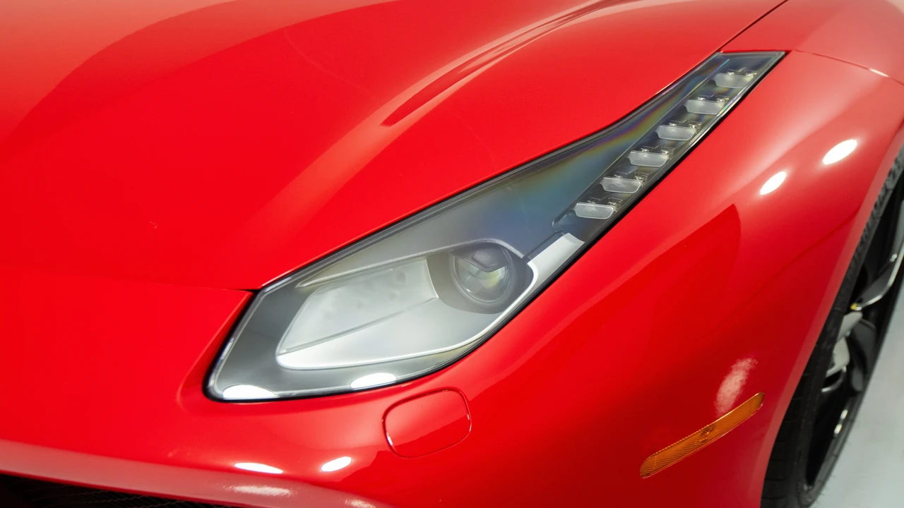2018 Ferrari 488 GTB - Image 13 of 31
