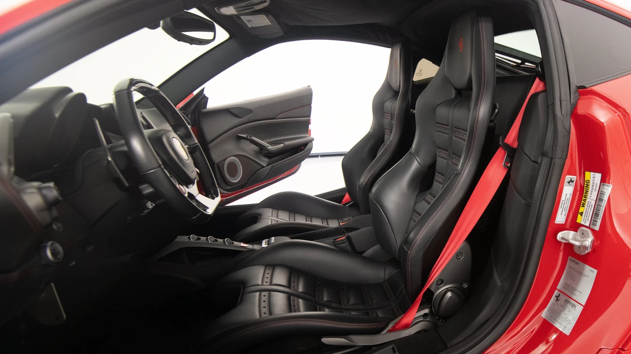 2018 Ferrari 488 GTB - Image 25 of 31