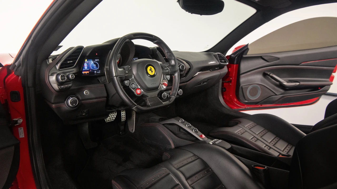 2018 Ferrari 488 GTB - Image 26 of 31