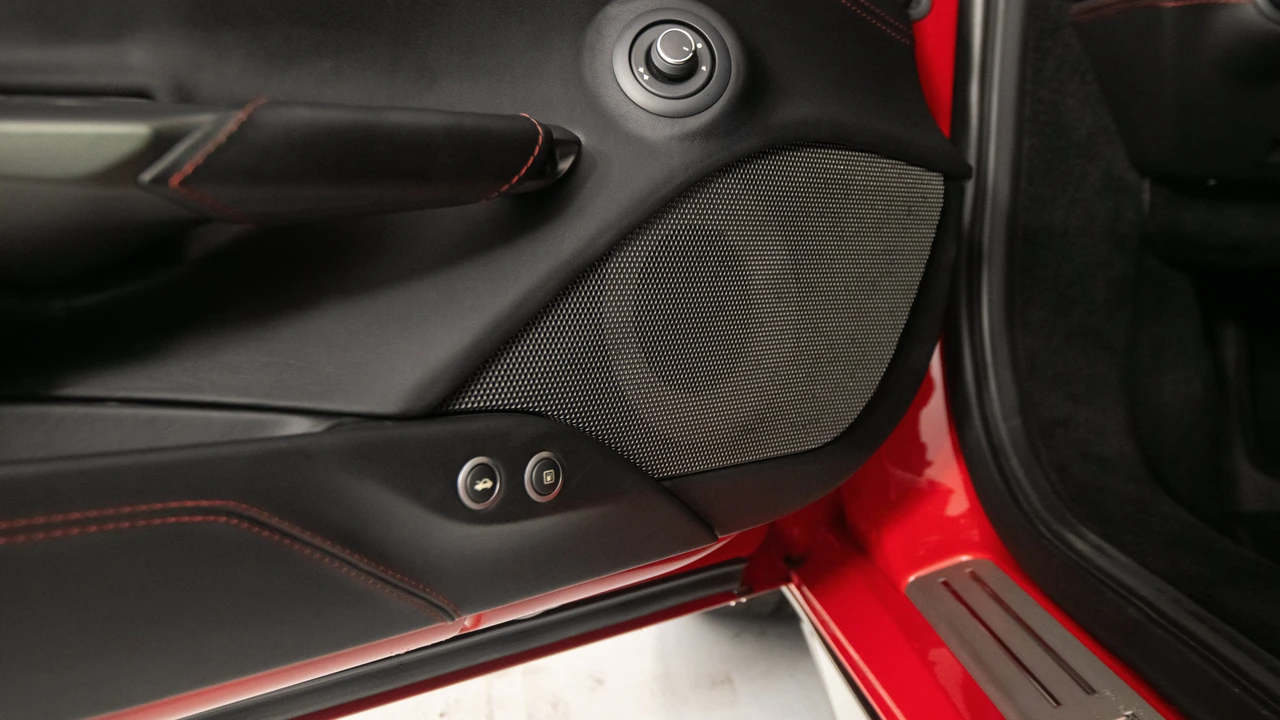 2018 Ferrari 488 GTB - Image 22 of 31