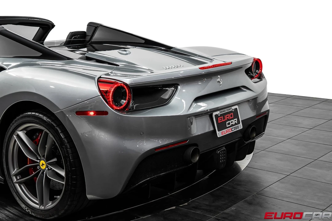 2018 Ferrari 488 GTB - Image 26 of 31