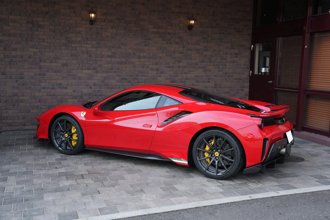 2018 Ferrari 488 Pista - Image 11 of 31