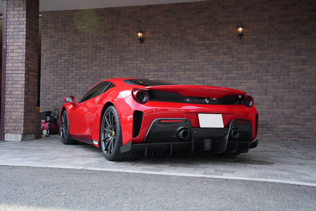 2018 Ferrari 488 Pista - Image 7 of 31