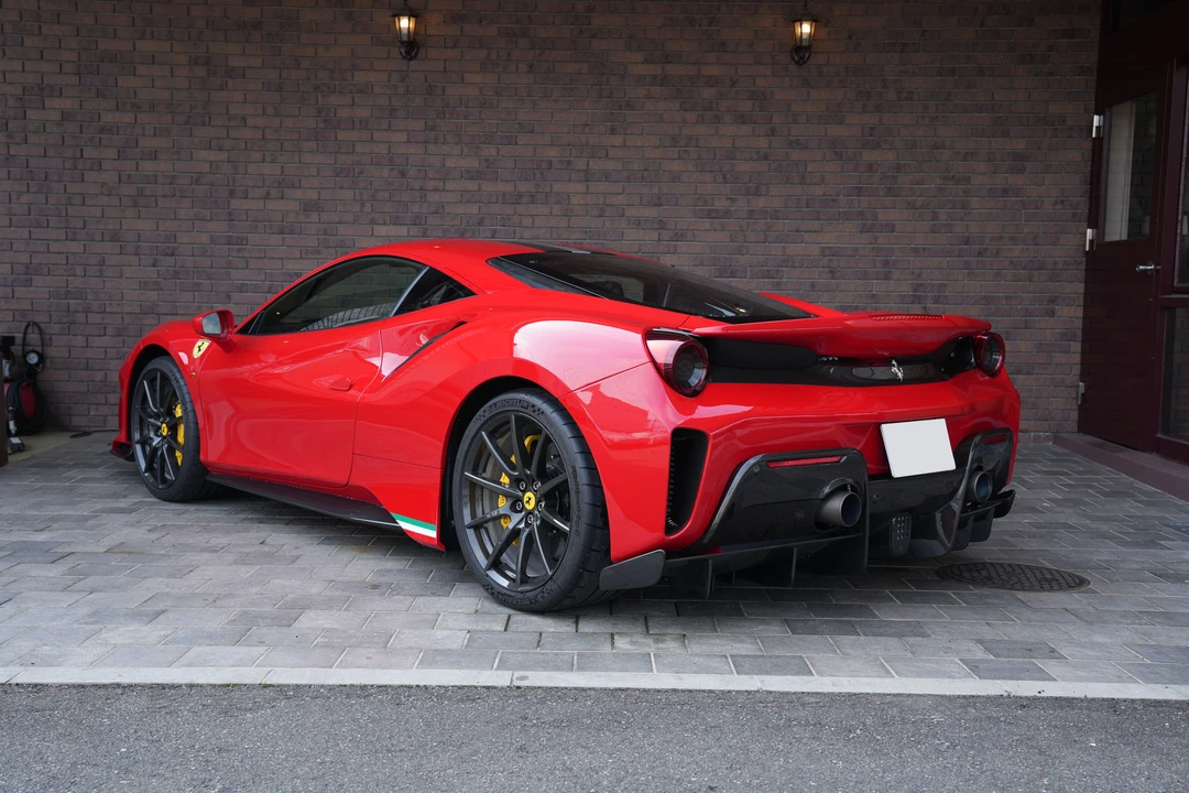 2018 Ferrari 488 Pista - Image 13 of 31