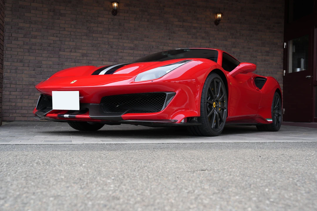 2018 Ferrari 488 Pista - Image 9 of 31