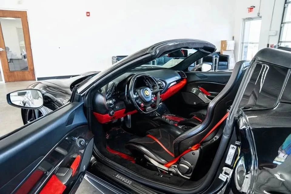 2018 Ferrari 488 Spider - Image 3 of 8