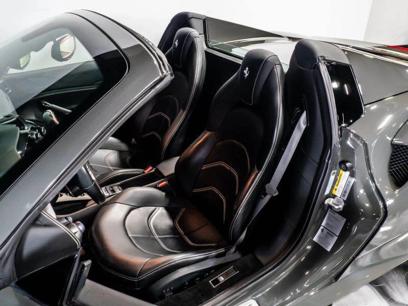2018 Ferrari 488 Spider - Image 5 of 6