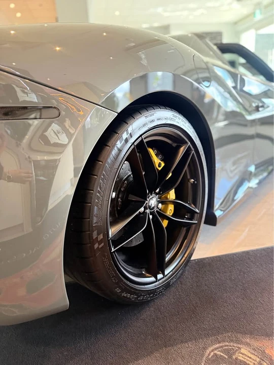 2018 Ferrari 488 Spider - Image 5 of 7