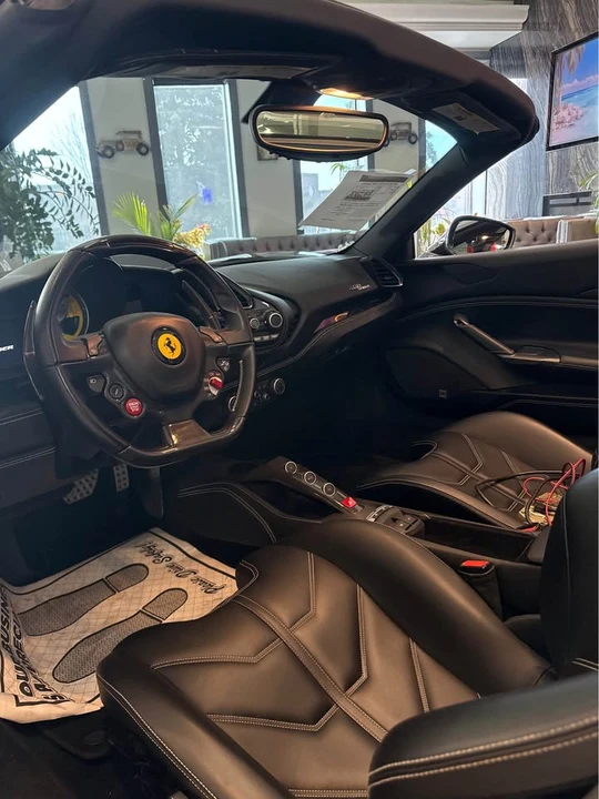 2018 Ferrari 488 - Image 5 of 9