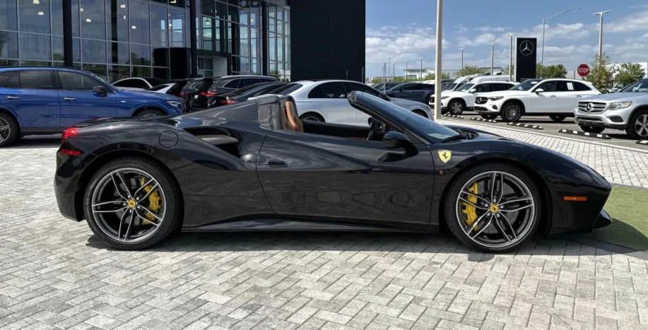2018 Ferrari 488 Spider - Image 5 of 12