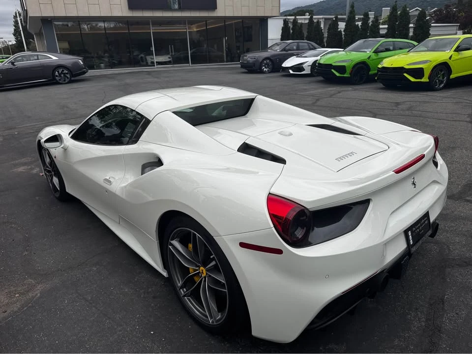 2018 Ferrari 488 Spider - Image 8 of 9