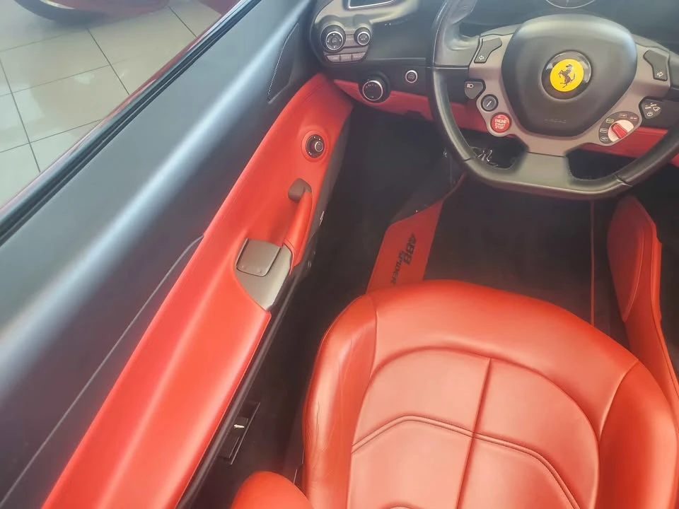 2018 Ferrari - Image 14 of 19