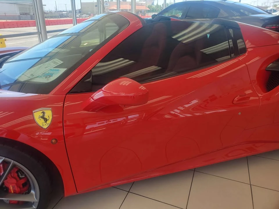 2018 Ferrari - Image 18 of 19