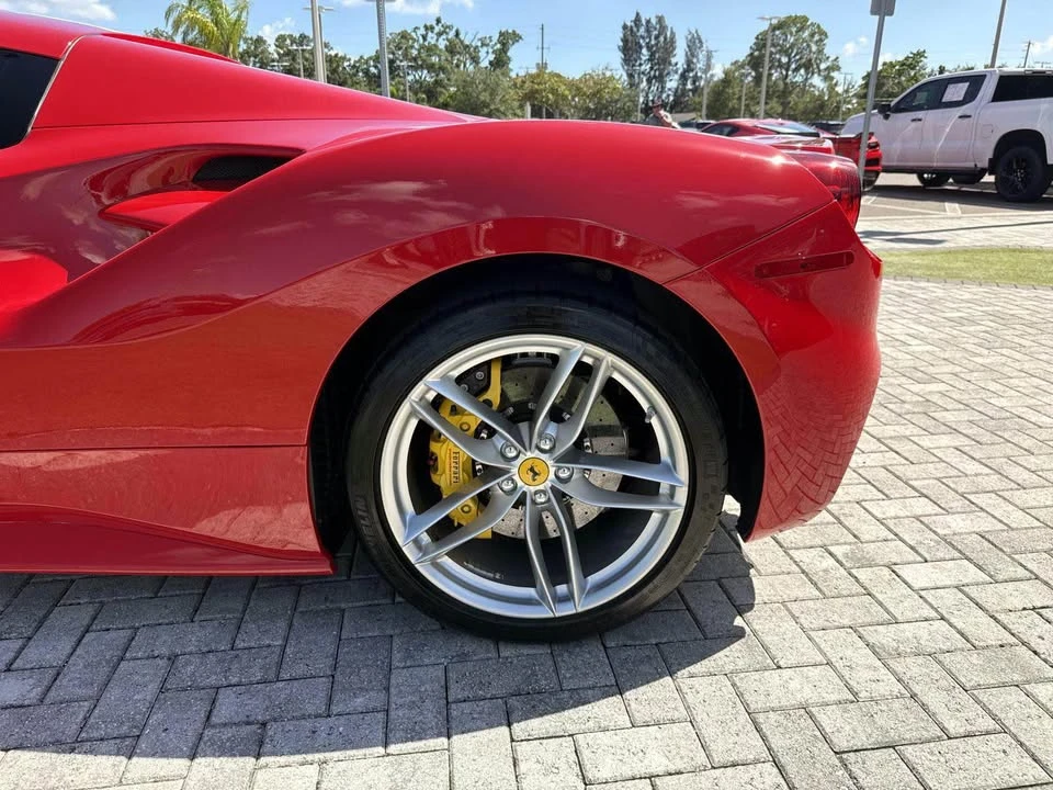 2018 Ferrari 488 Spider - Image 8 of 11