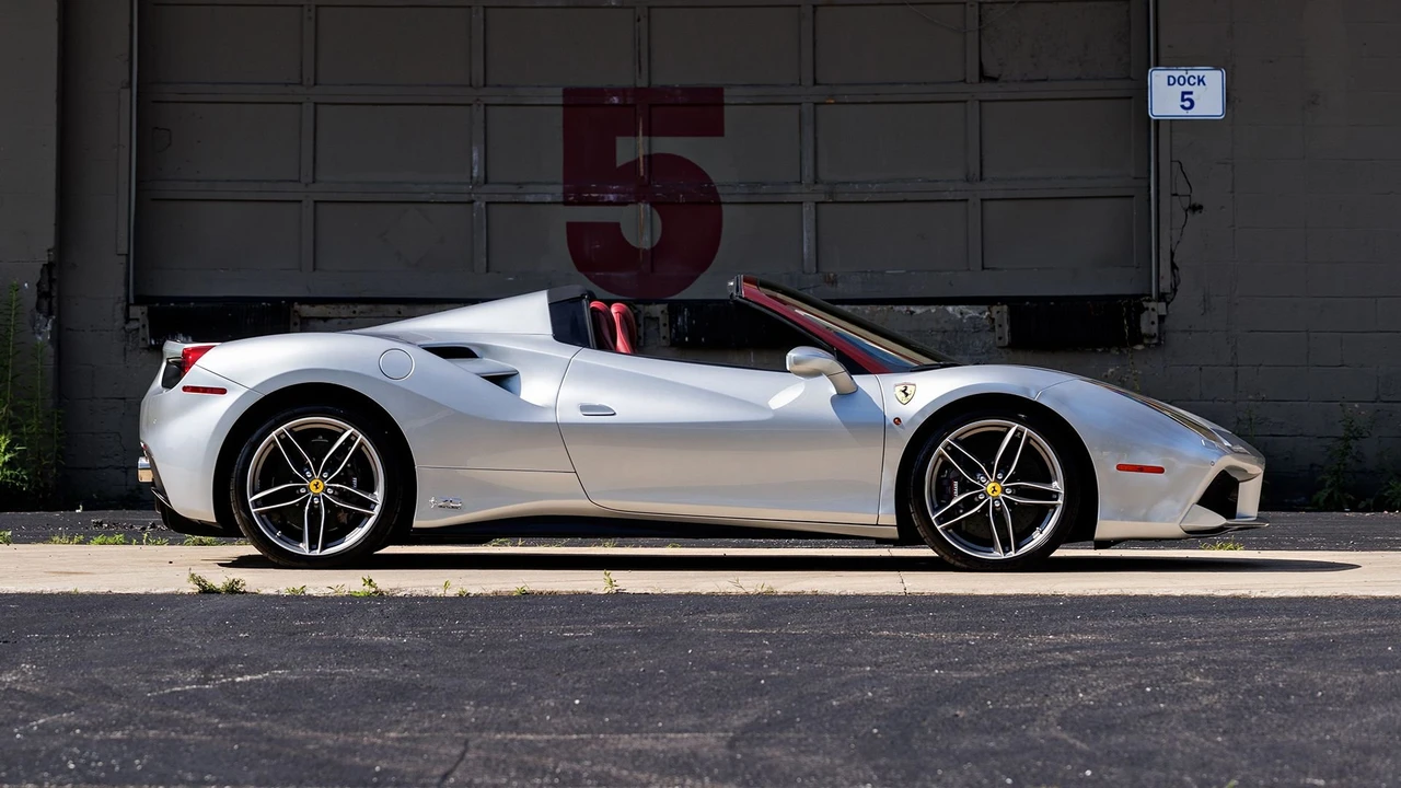 2018 Ferrari 488 Spider - Image 6 of 31