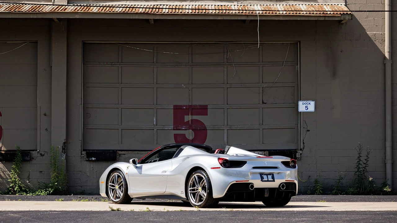 2018 Ferrari 488 Spider - Image 23 of 31