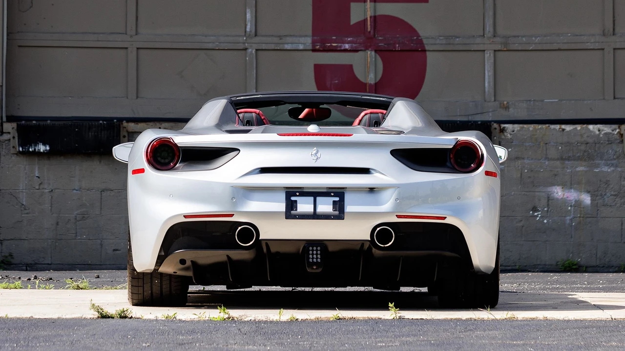 2018 Ferrari 488 Spider - Image 7 of 31