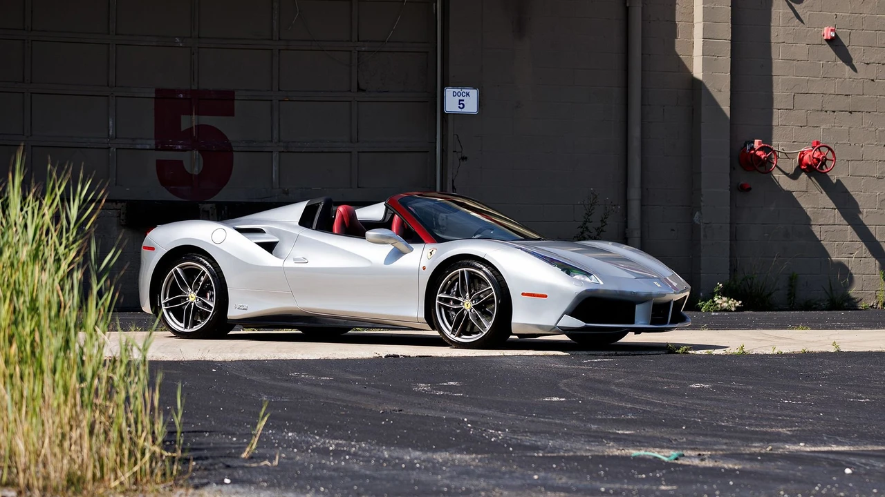 2018 Ferrari 488 Spider - Image 14 of 31