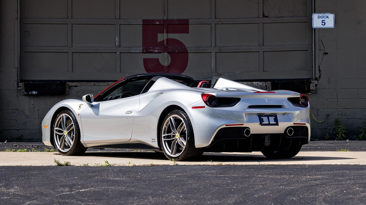 2018 Ferrari 488 Spider - Image 8 of 31