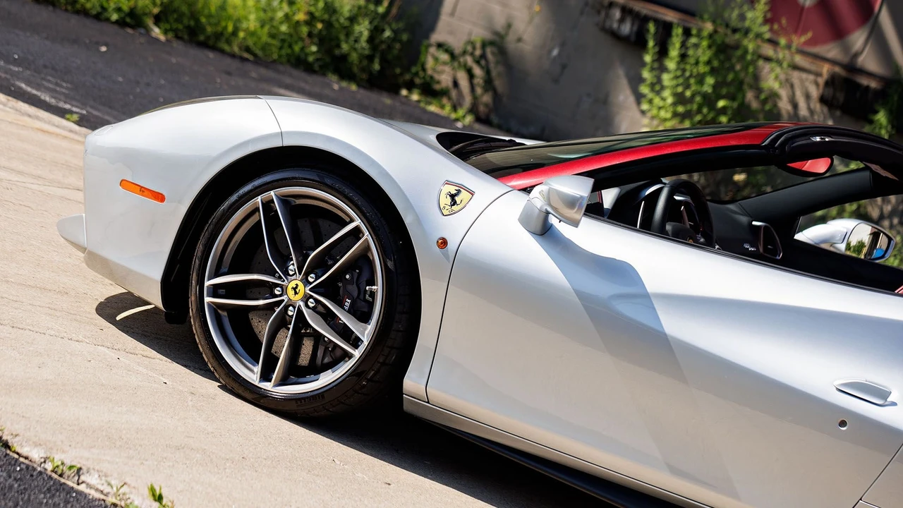 2018 Ferrari 488 Spider - Image 28 of 31