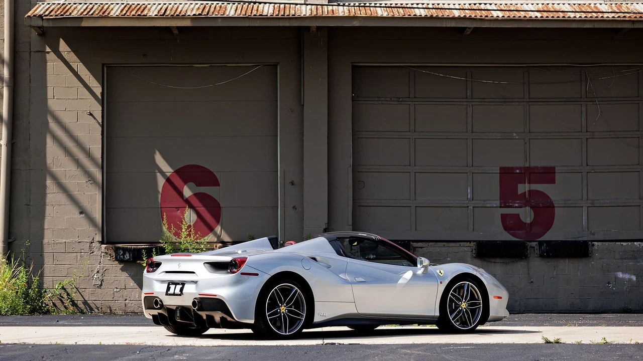 2018 Ferrari 488 Spider - Image 21 of 31