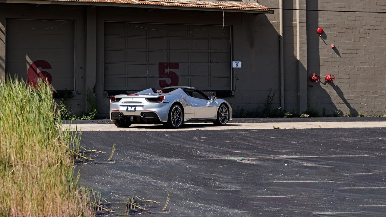 2018 Ferrari 488 Spider - Image 19 of 31