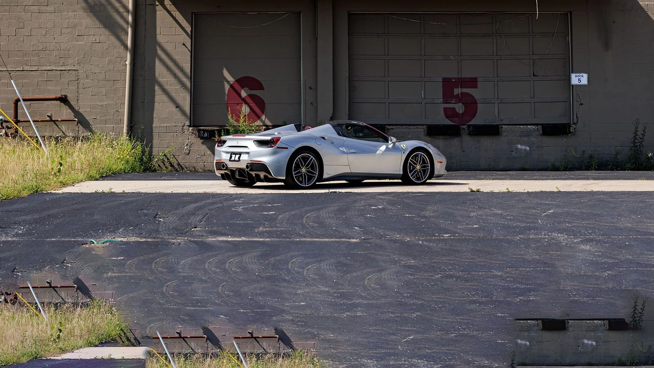 2018 Ferrari 488 Spider - Image 20 of 31