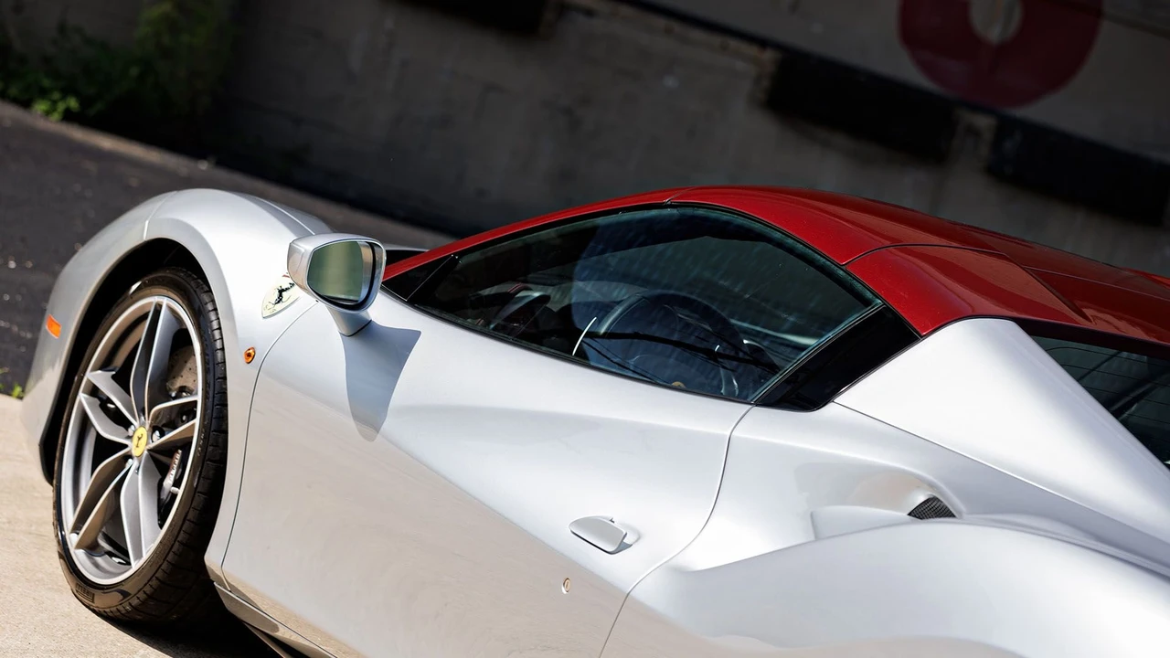 2018 Ferrari 488 Spider - Image 30 of 31