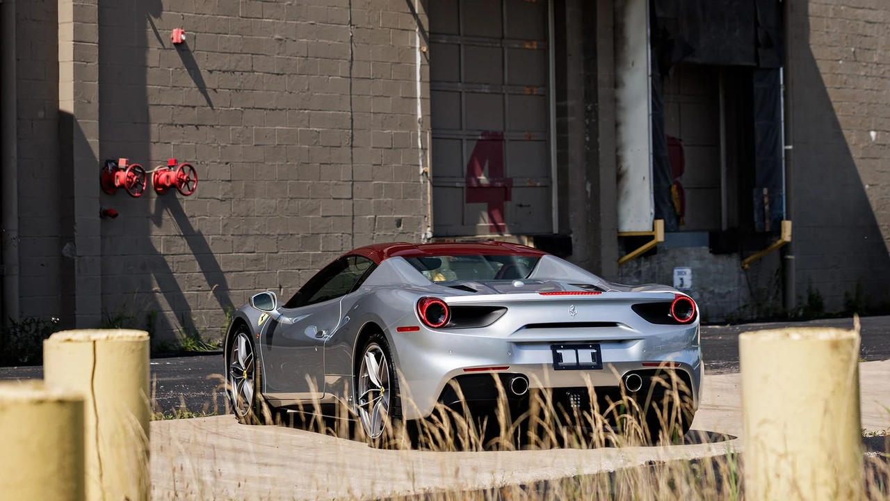 2018 Ferrari 488 Spider - Image 29 of 31