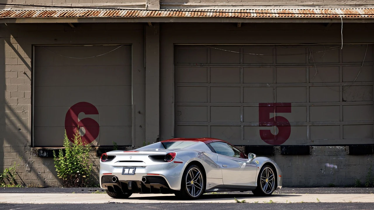2018 Ferrari 488 Spider - Image 22 of 31