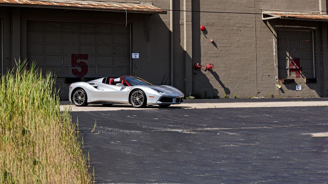 2018 Ferrari 488 Spider - Image 11 of 31