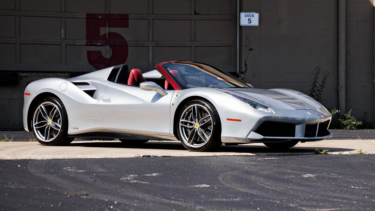 2018 Ferrari 488 Spider - Image 13 of 31