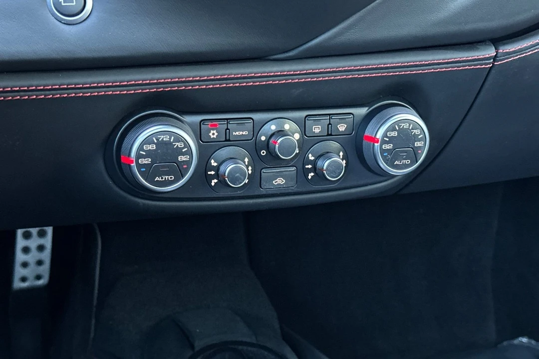 2018 Ferrari 488 Spider - Image 23 of 31