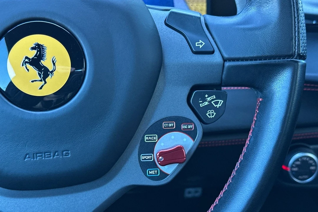 2018 Ferrari 488 Spider - Image 30 of 31