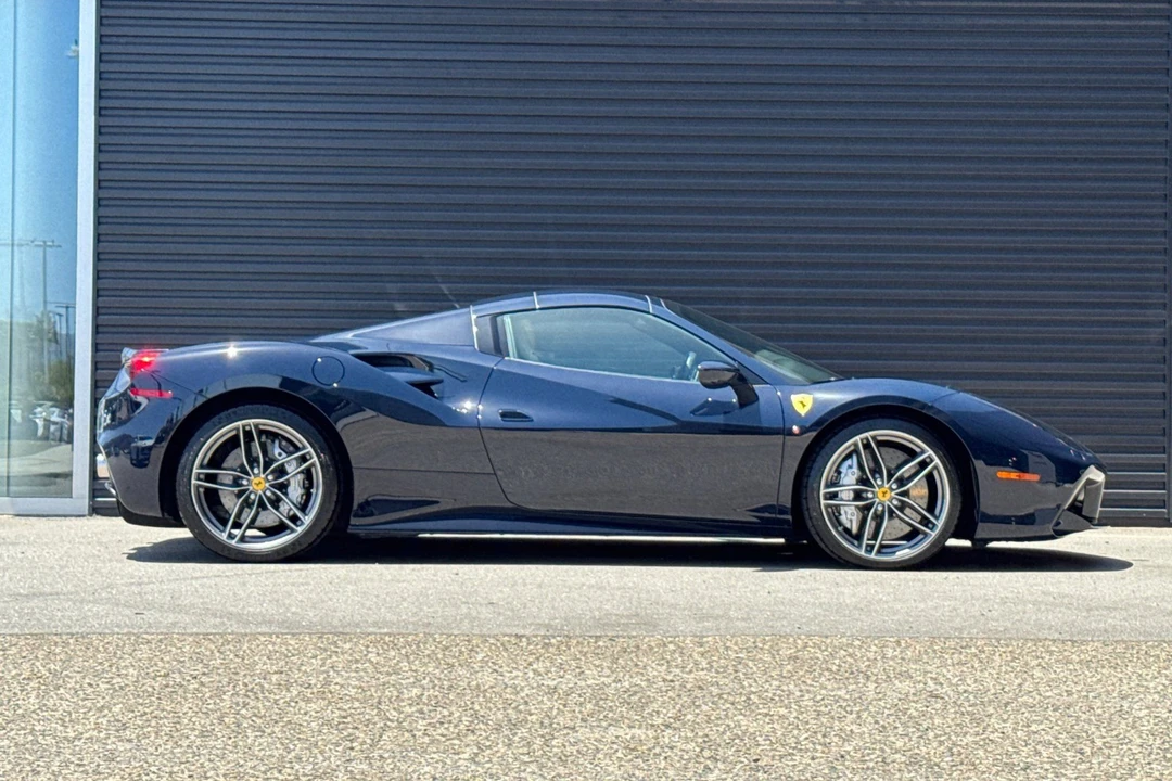 2018 Ferrari 488 Spider - Image 9 of 31