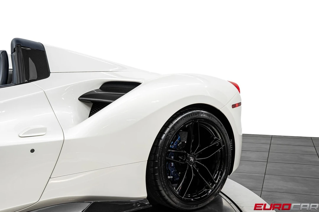 2018 Ferrari 488 Spider - Image 25 of 31