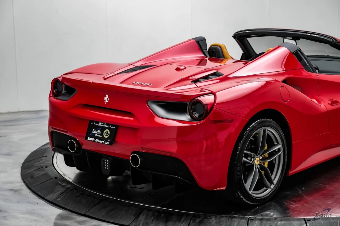 2018 Ferrari 488 Spider - Image 23 of 31