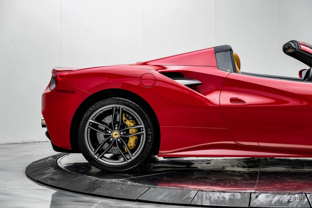 2018 Ferrari 488 Spider - Image 28 of 31