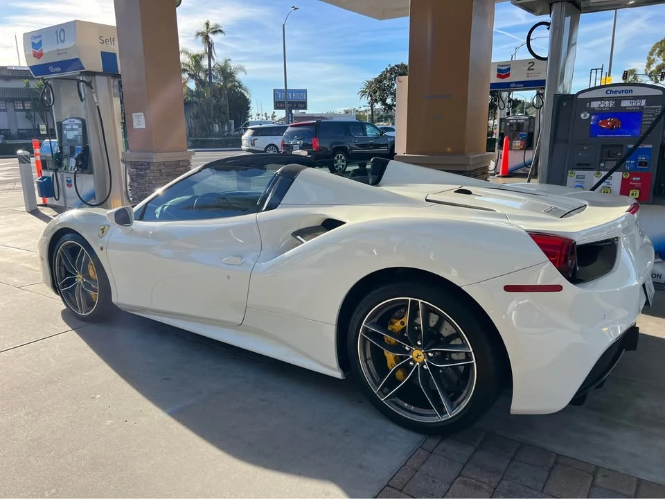 2018 Ferrari 488 Spider - Image 3 of 11