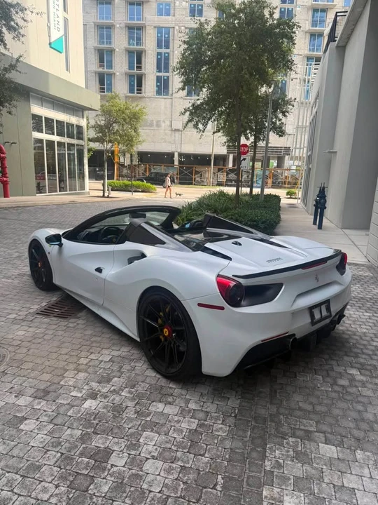 2018 Ferrari 488 Spider - Image 4 of 11