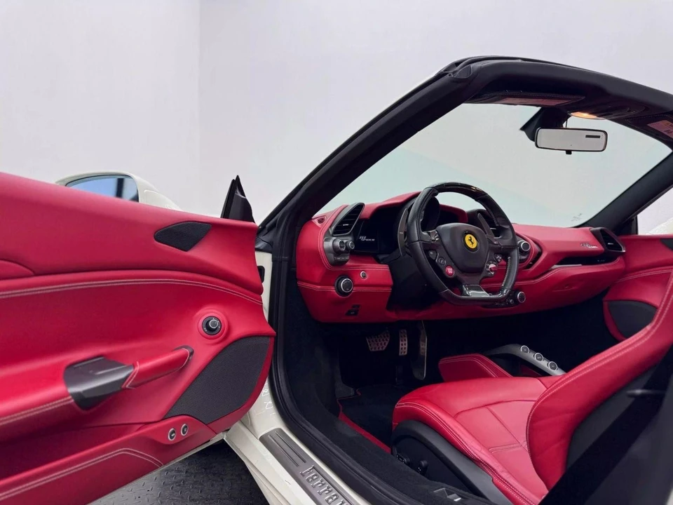 2018 Ferrari 488 Spider - Image 17 of 21
