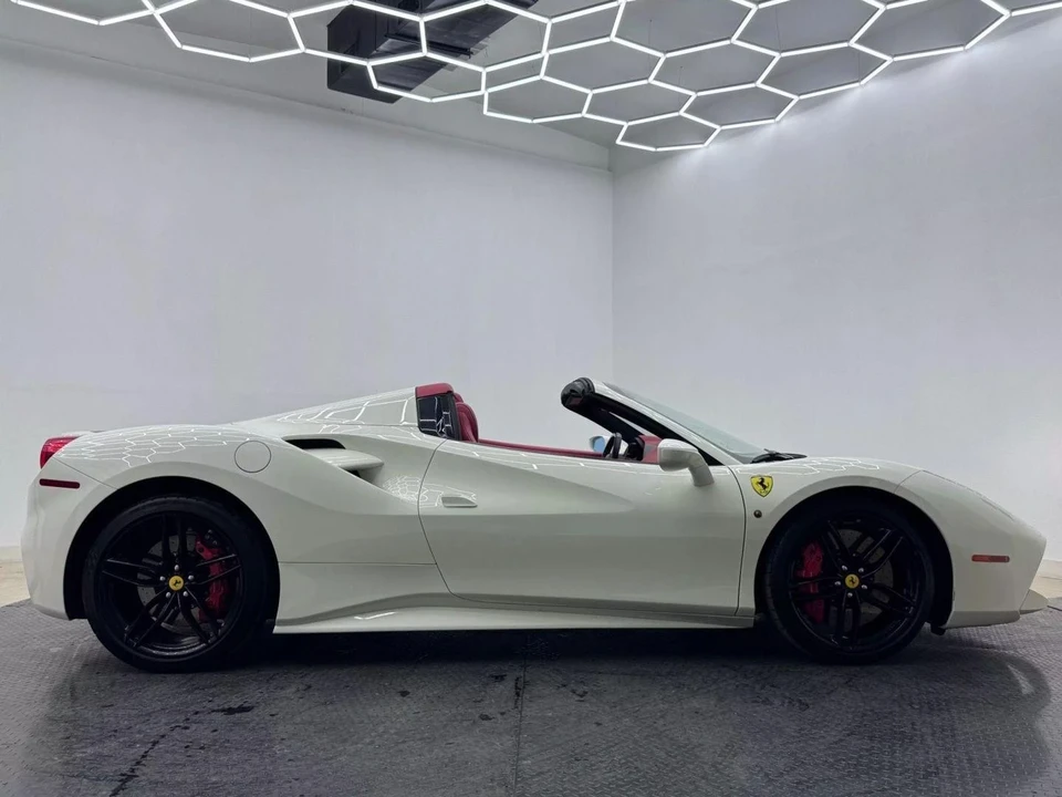 2018 Ferrari 488 Spider - Image 7 of 21