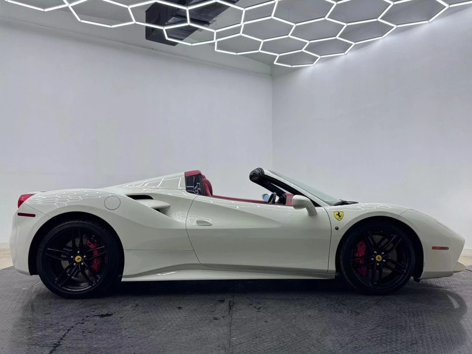 2018 Ferrari 488 Spider - Image 7 of 21